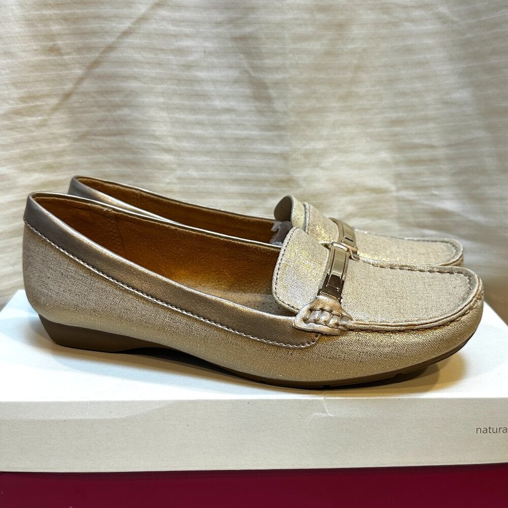 NEW IN BOX! NATURALIZER N5 COMFORT GADGET GOLD FABRIC SLIP ON LOAFER SIZE 6.5